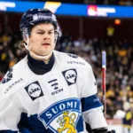 Jagades av SHL-klubbar – stannar i Finland