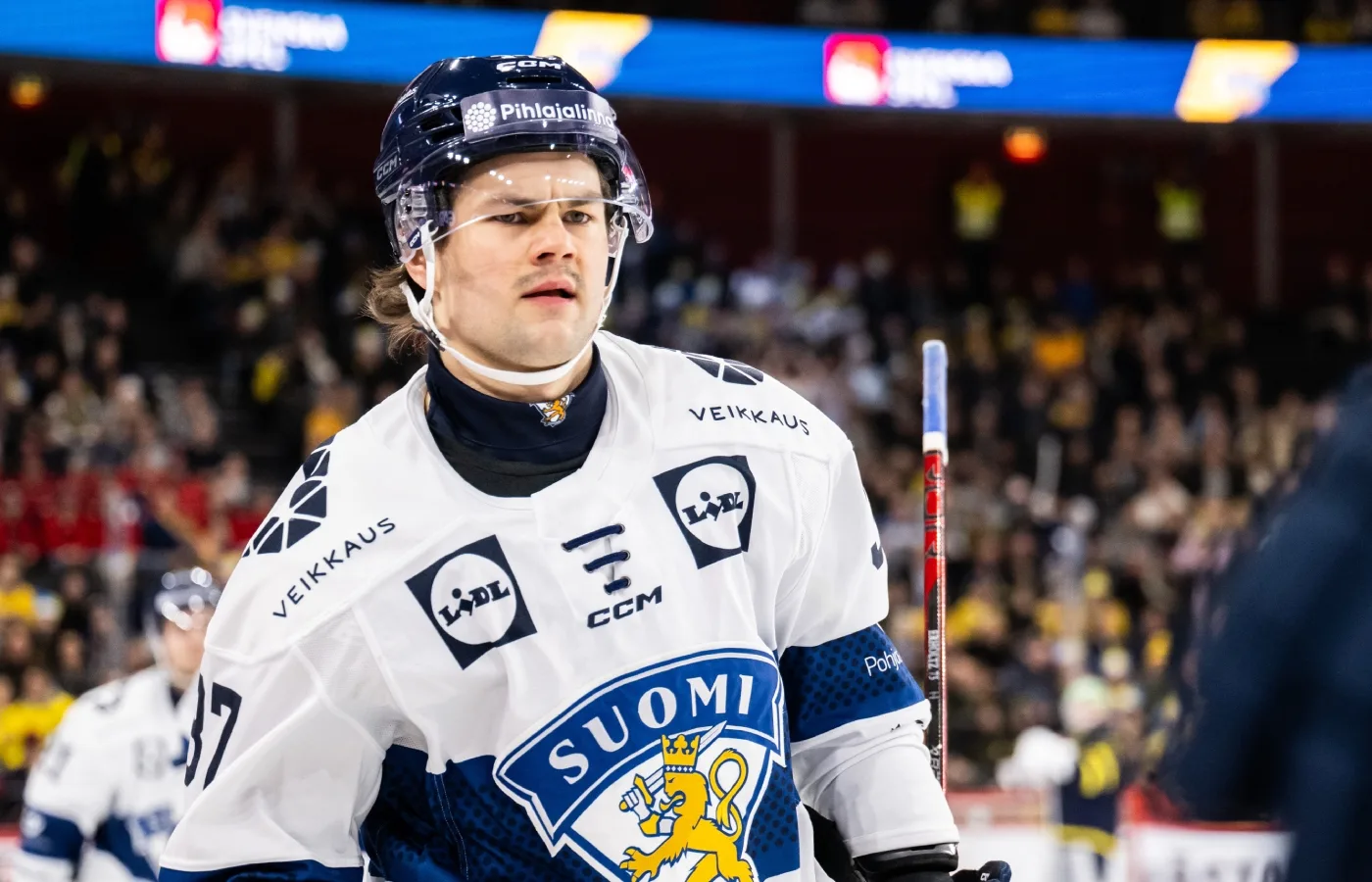 Jagades av SHL-klubbar – stannar i Finland