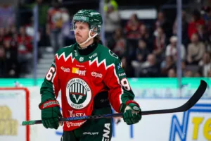 Succéforwarden redo för comeback – efter tre månader