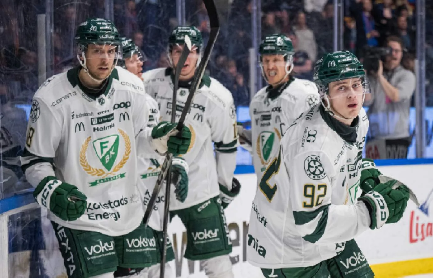 Karlskoga-gänget målade för Färjestad: ”Typiskt brunkigt”