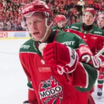 17-åringen debuterar för MoDo – ersätter brorsan