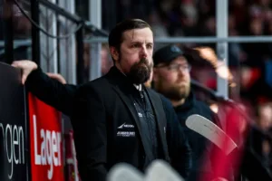 Ryktas klar för konkurrenten – svarar nu