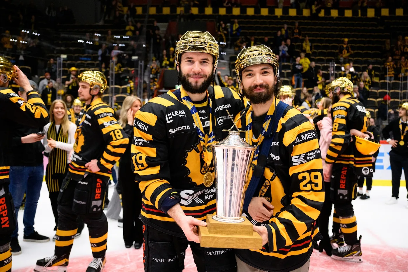 Tidigare guldhjältens val – förlänger avtalet i KHL