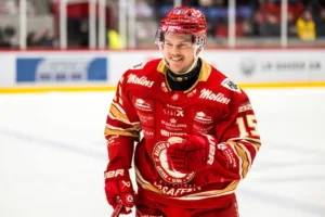 Svarar på sportchefens utspel: ”Låt han snacka”