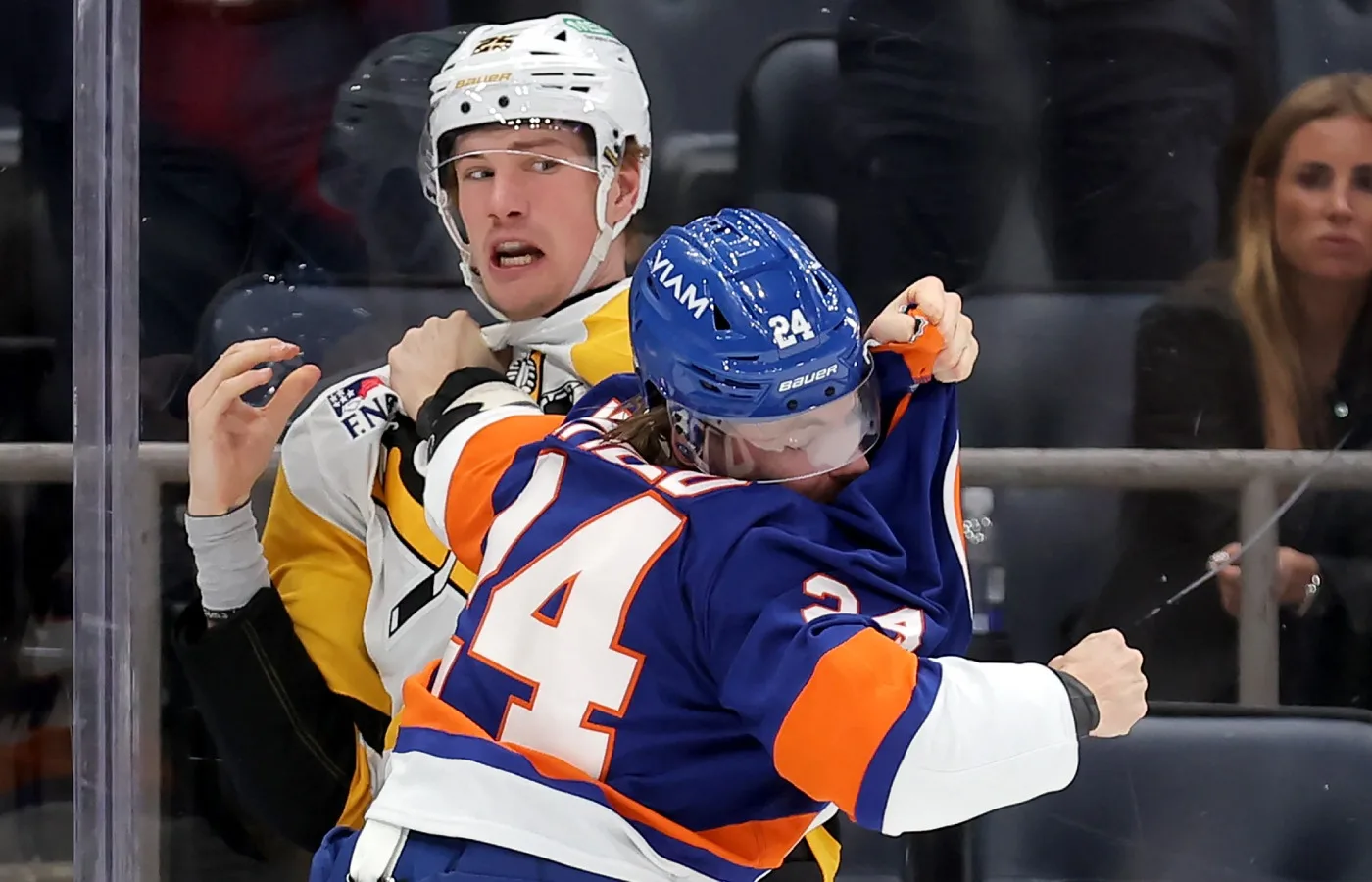 TV: Jättesvensken i slagsmål – i utklassningen