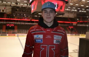 SHL-talangen väljer spel på college