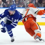 Trots skada – busen vill spela i ”hatmötet” mot Toronto