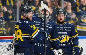 Bra start för HV 71 i matchserien mot Leksand