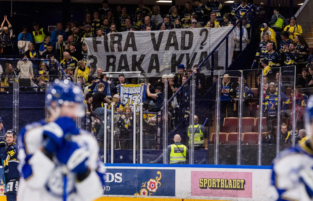 HV71. Supportrar. Banderoll.