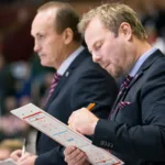 MoDos drag: Skickar ner sportchefen till båset