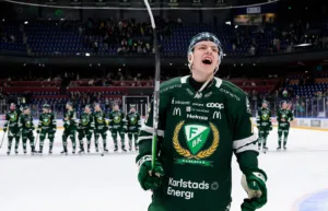 Jack Berglund hjälte – Färjestad på väg mot kvartsfinal