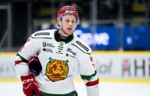 Får ny chans – förlänger efter skadan