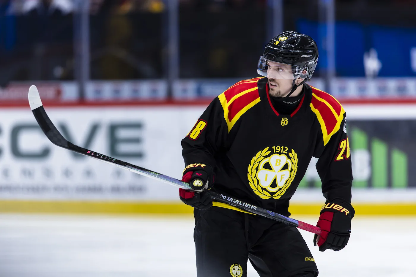 Han tilldelas utmärkelsen Salming Trophy: ”Hedrad”