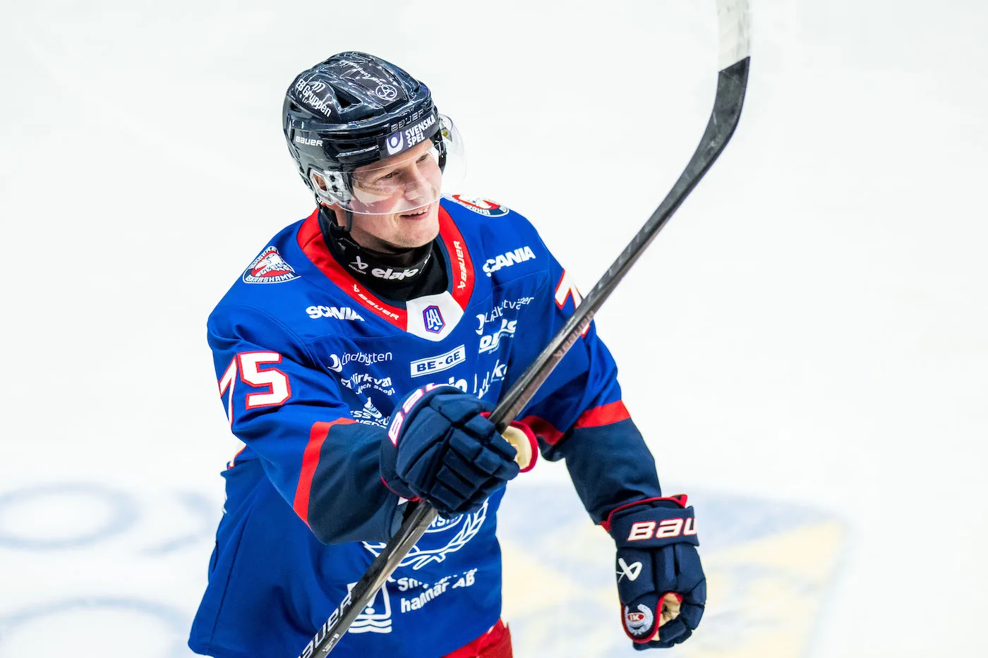 Nio (!) spelare lämnar – poängkungen bryter i förtid