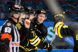 Kross på Hovet – sköt upp MoDos firande