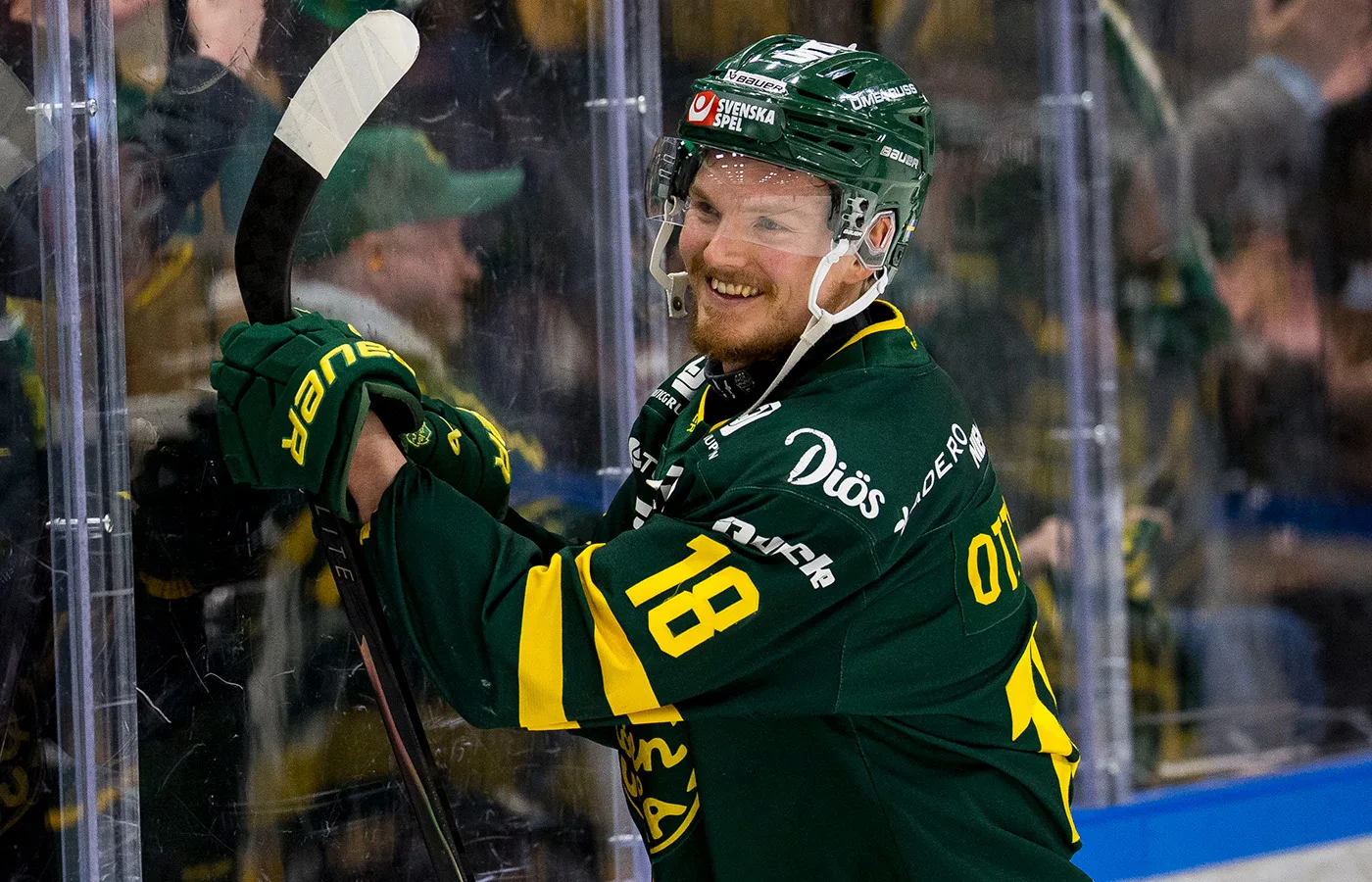 Följer med upp till SHL − presenteras på scen