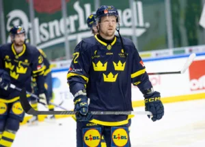 Uppgifter: Tre Kronor-backen kan lämna – trots kontrakt