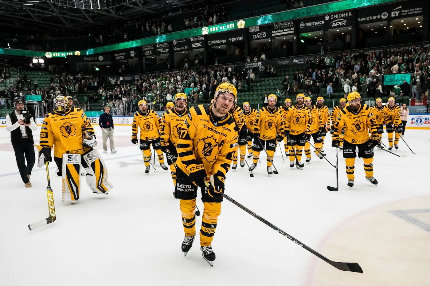 Är en seger från SM-guld: ”Vi ska se till att vinna nästa match”