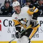 Erik Karlsson prisas – efter galna månaden