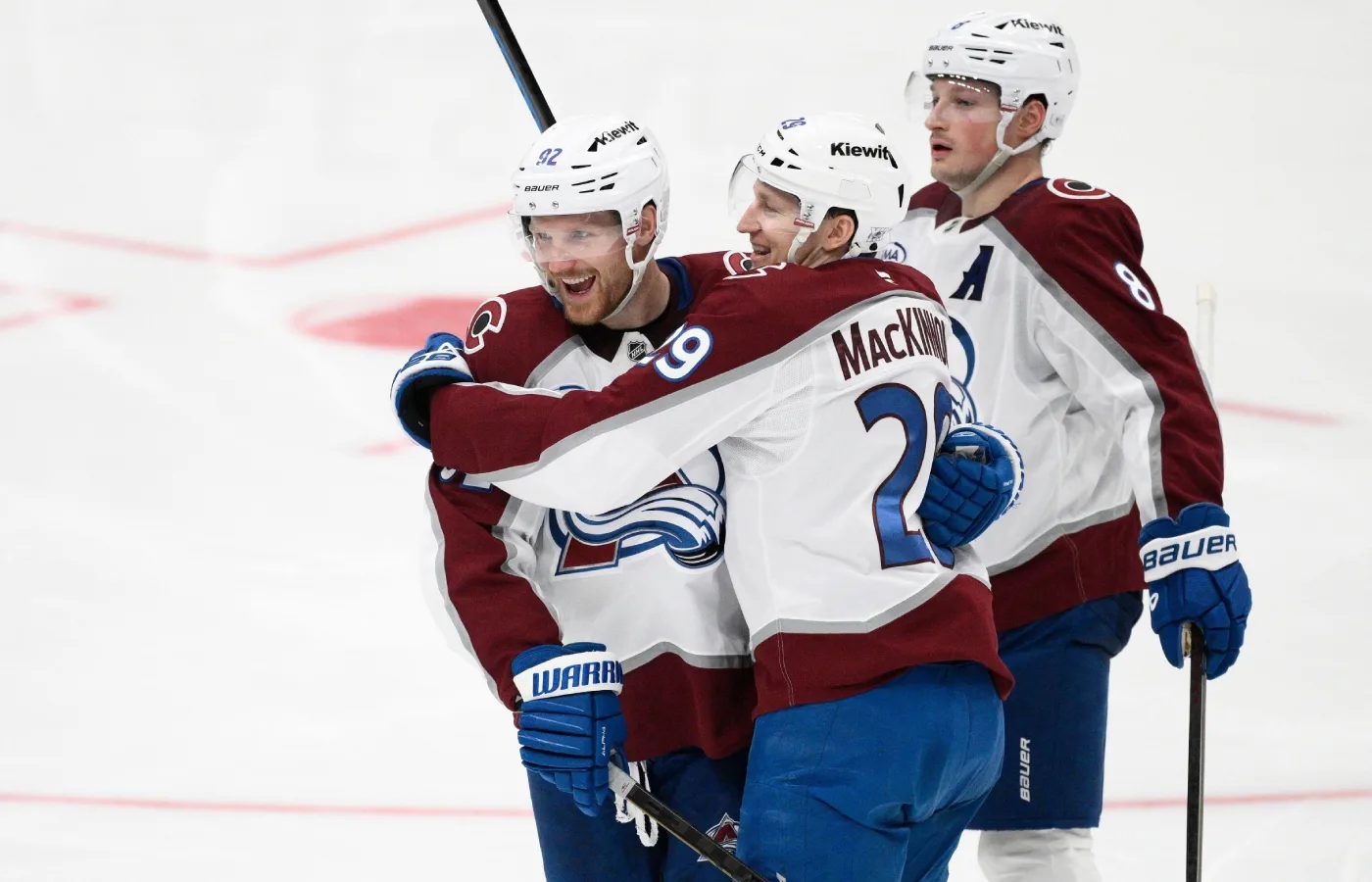 Landeskog slog till igen – Colorado på väg mot svepning