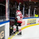 Forwarden hoppar runt på kryckor: ”Lite struligt”