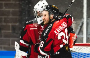 Vinner första finalen − i kampen om att nå HockeyAllsvenskan