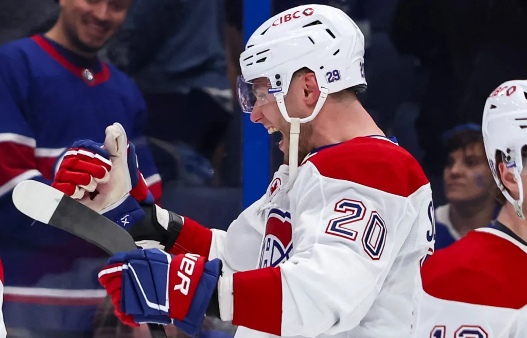 Juraj Slafkovský. Montréal Canadiens. 