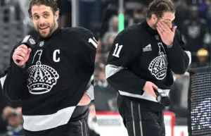 Svenskbekantingen Anze Kopitar i tårar – tackas av efter 20 år