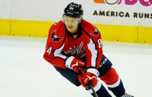 Tidigare NHL-spelaren åtalas för misshandel – efter ungdomsmatch