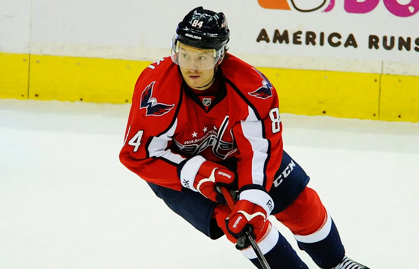 Tidigare NHL-spelaren åtalas för misshandel – efter ungdomsmatch