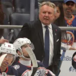 Rasar – mot sina egna spelare