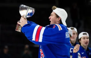 Tvåfaldige JVM-hjälten skriver NHL-kontrakt