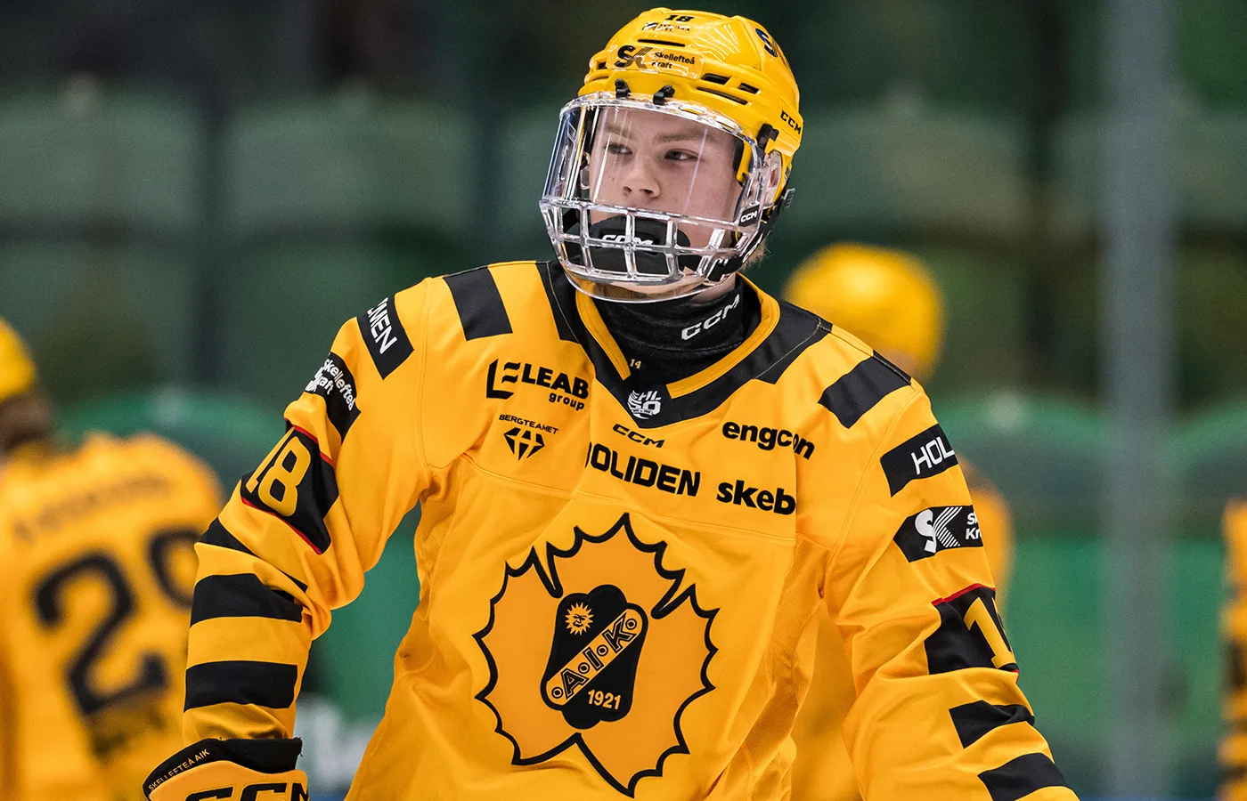 Talangen skriver SHL-kontrakt − och lånas ut