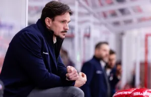 Tränaren tackas av i Troja-Ljungby