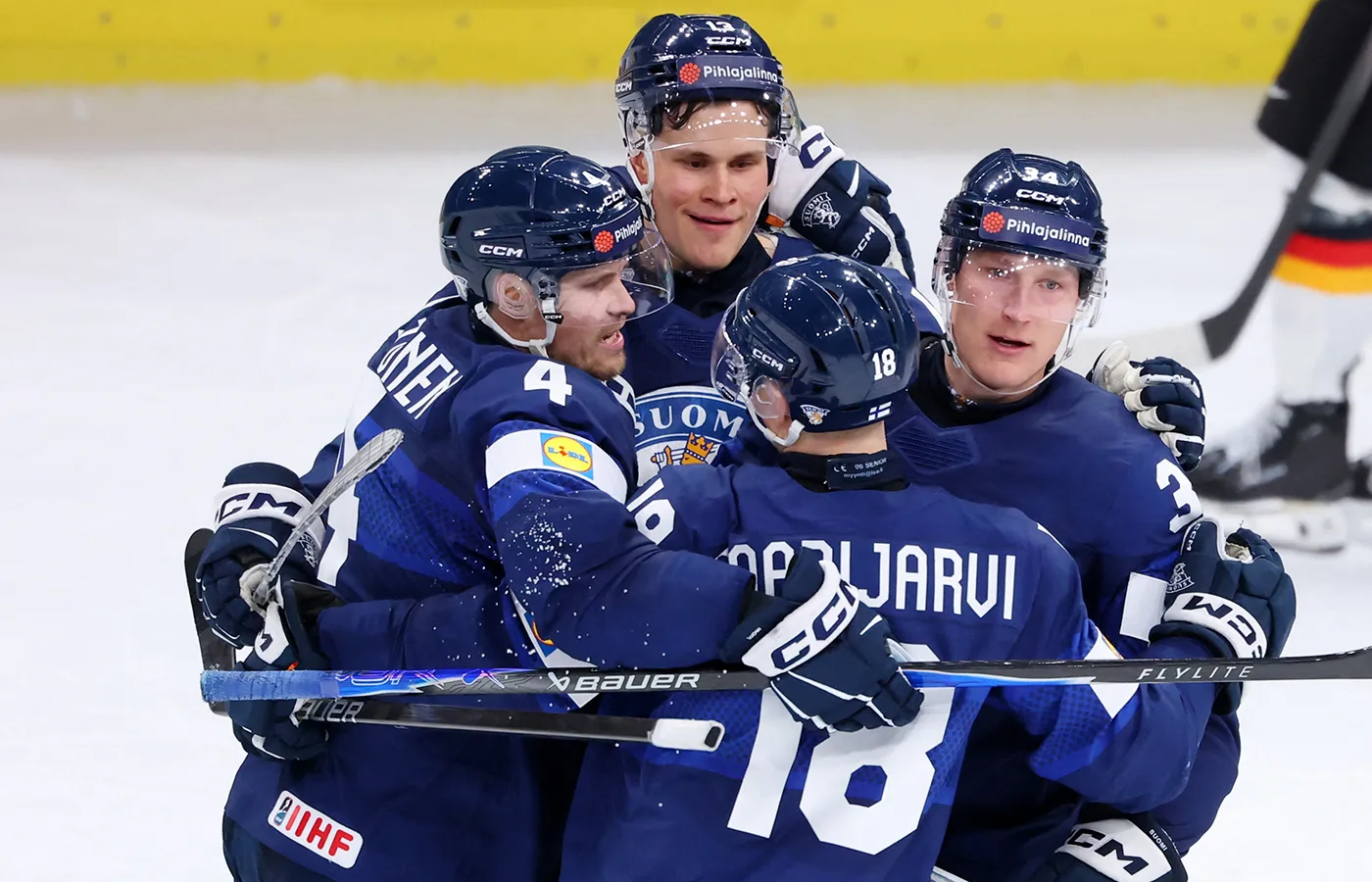 Finland får fin start på VM – vinner premiären