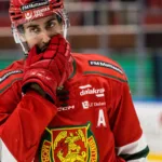 Moras desperata drag –  ber fansen om pengar ”Hjälp oss”
