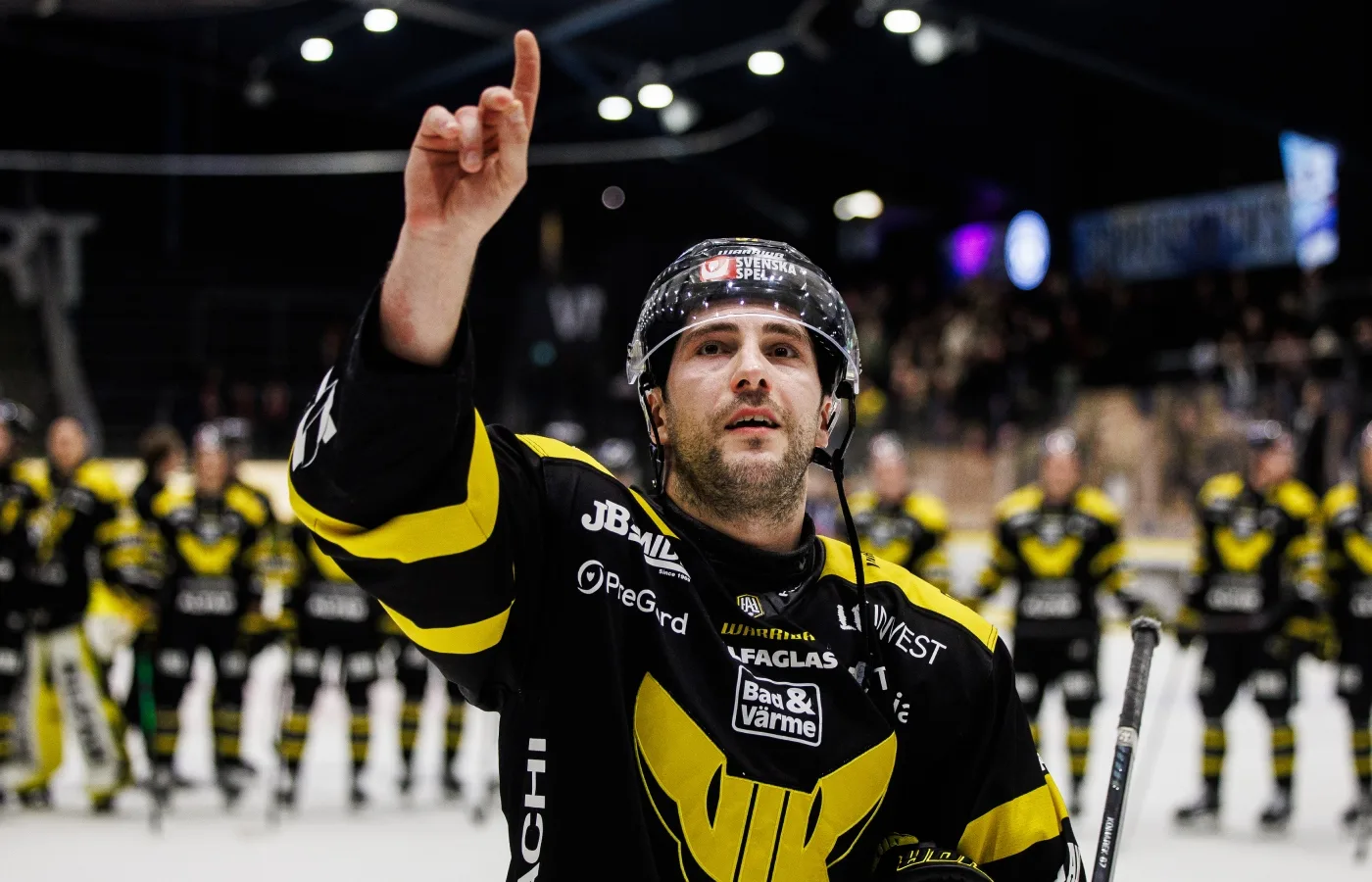 Lämnade Sverige – där hamnar profilen
