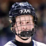 Ryktades till SHL-konkurrent – skriver nytt kontrakt