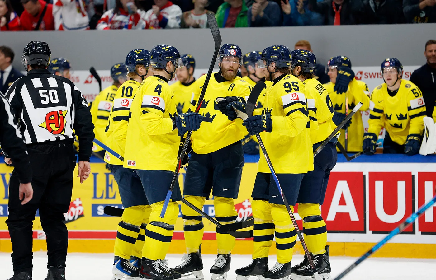 LIVE: Följ Tre Kronor-Danmark här