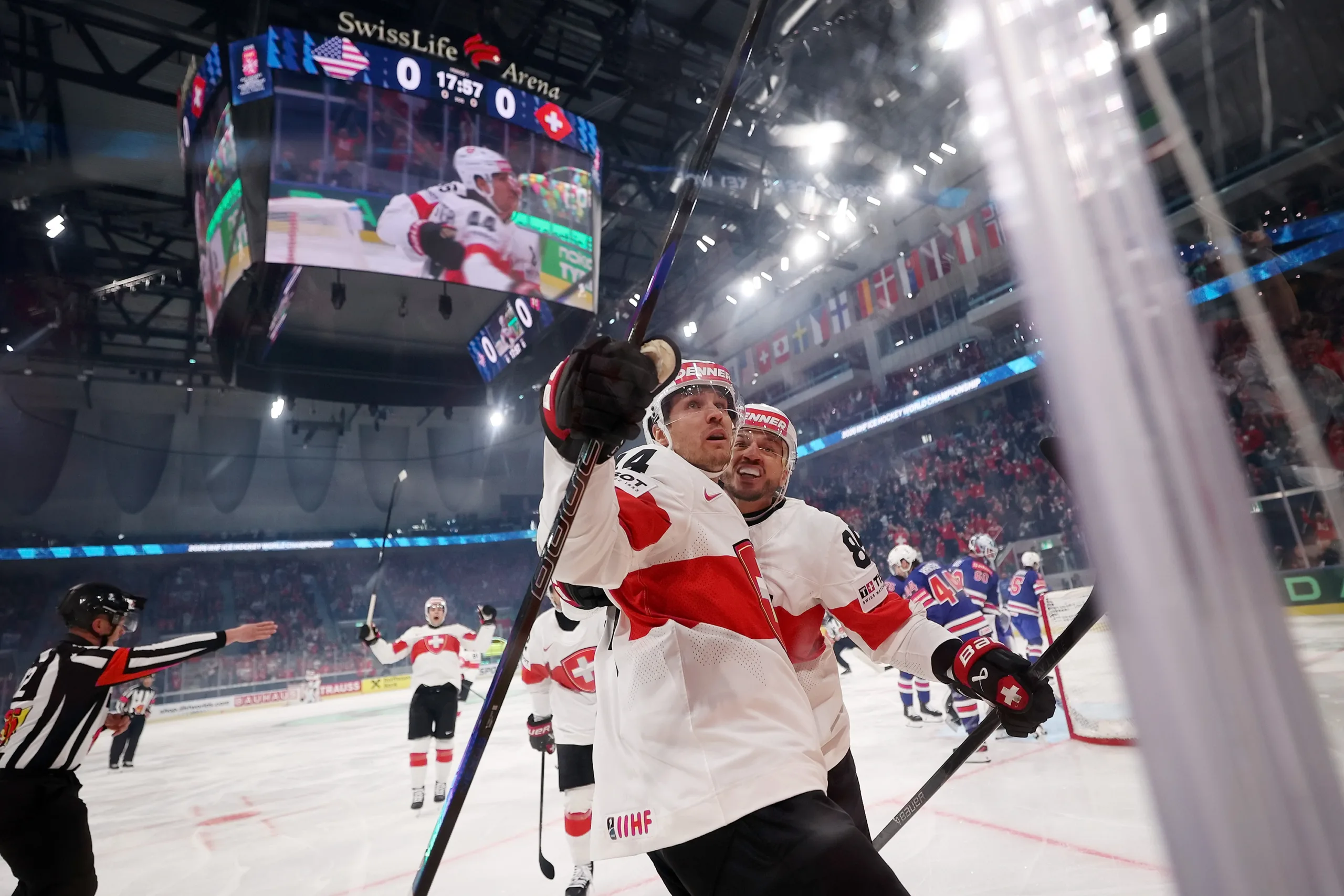 Schweiz slog Storbritannien i VM Grupp A herr