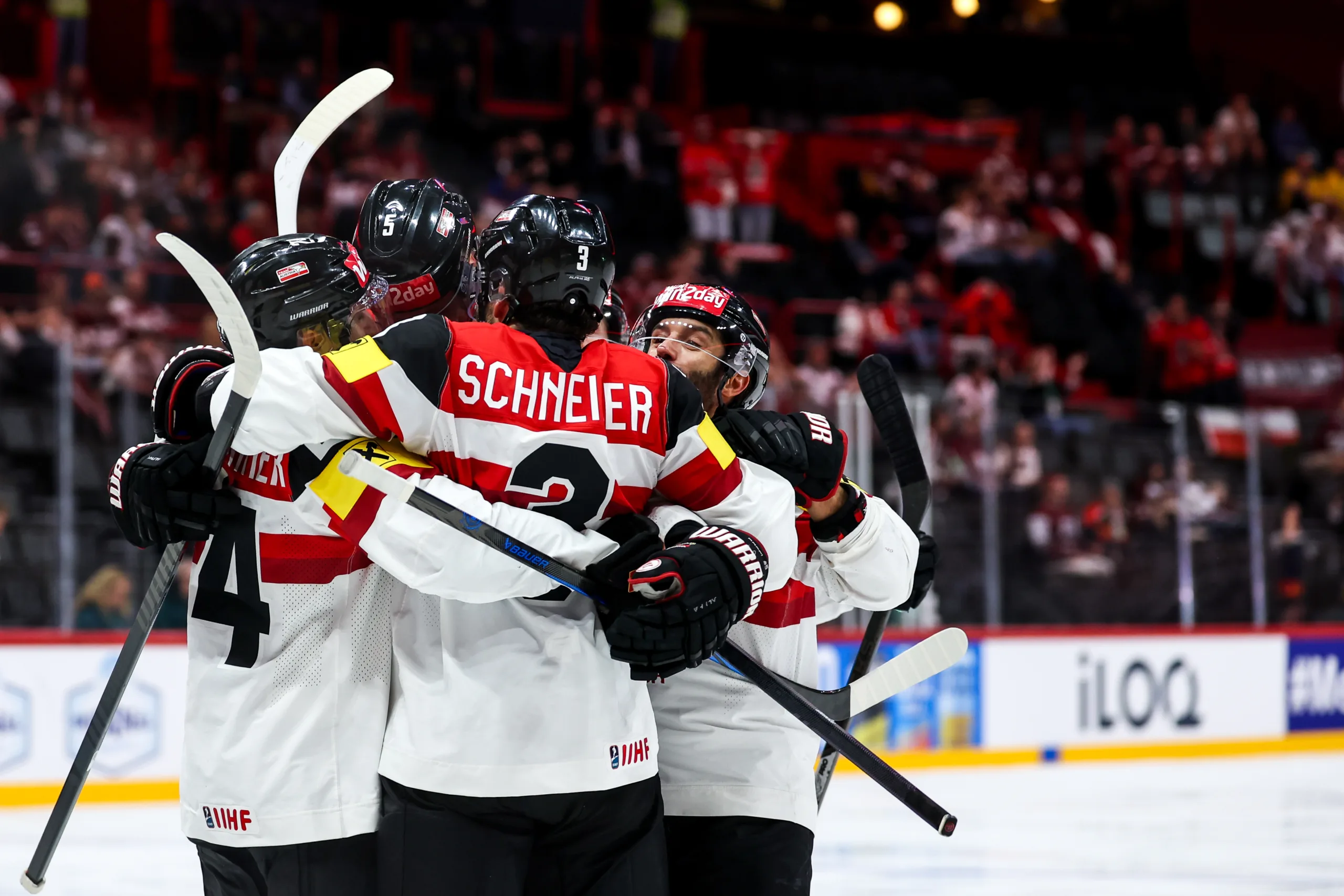 Österrike slog Ungern i VM Grupp A herr