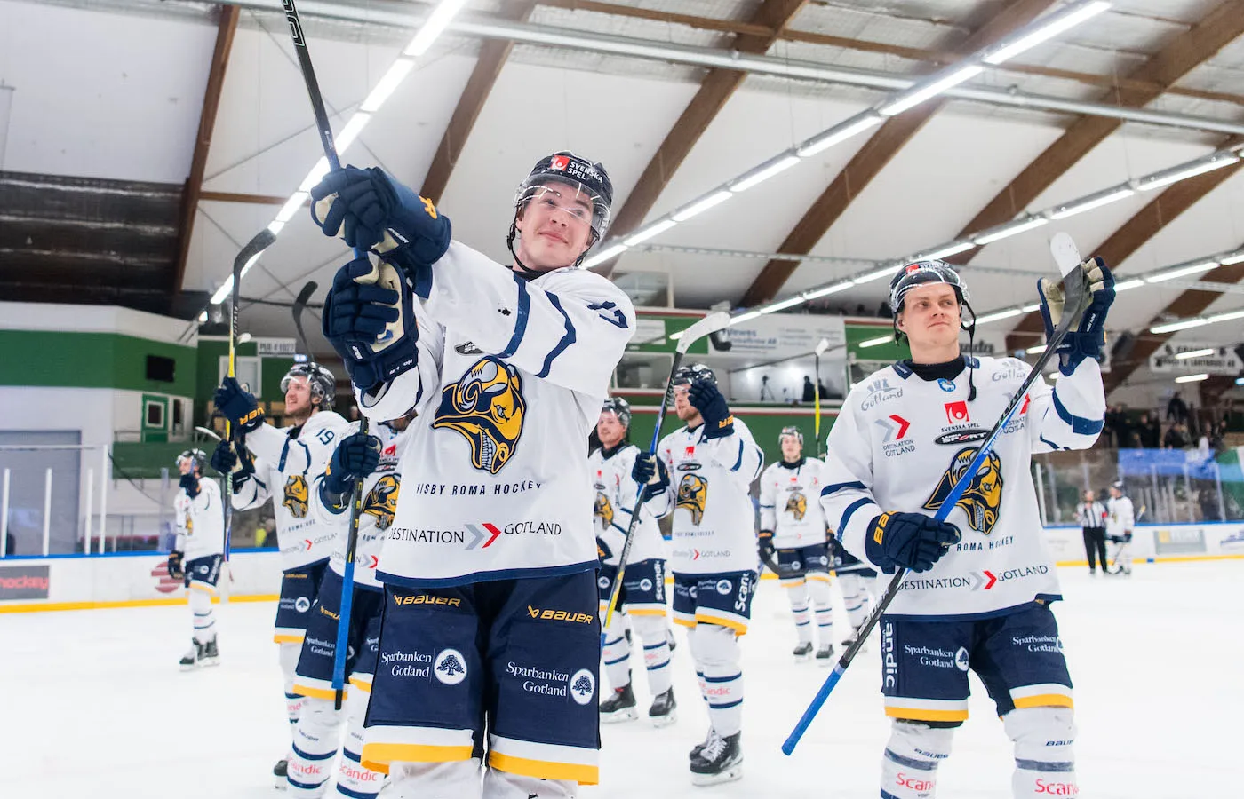 Flyttar historiska premiären: ”Kommer en båt”